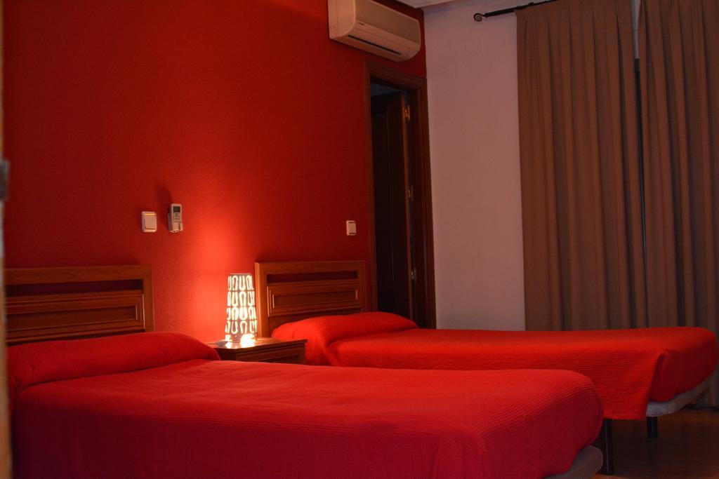 Hostal Gastrobar Carmelo Villarejo de Salvanés Exterior foto